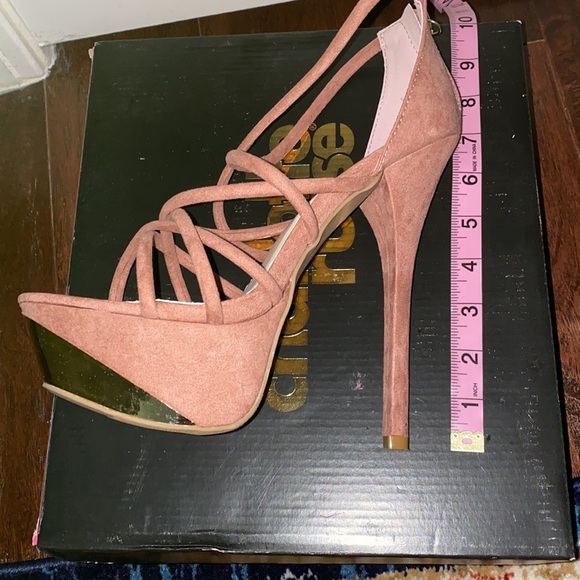 Platform Heels - Picture 3 of 4